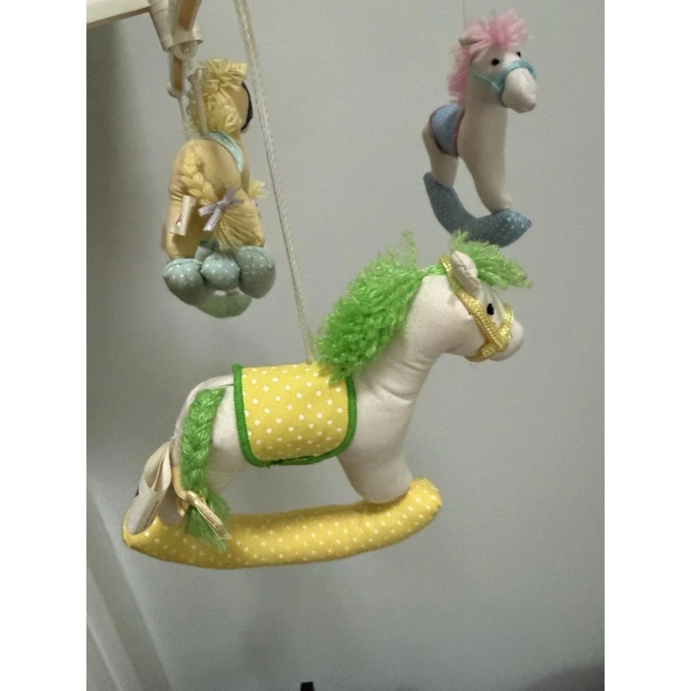 VTG 1987 Dakin Musical Baby Mobile Pretty Horses For Crib Plays 